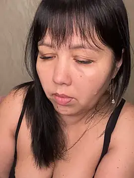 Snapshot of Love__Mom chatting on November 24, 3:45 pm Love Mom online show from November 24, 3:45 pm