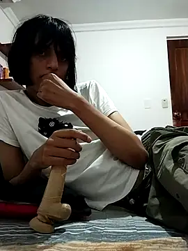 Snapshot of sophiasleepy1 chatting on December 4, 4:16 pm sophiasleepy1 online show from December 4, 4:16 pm