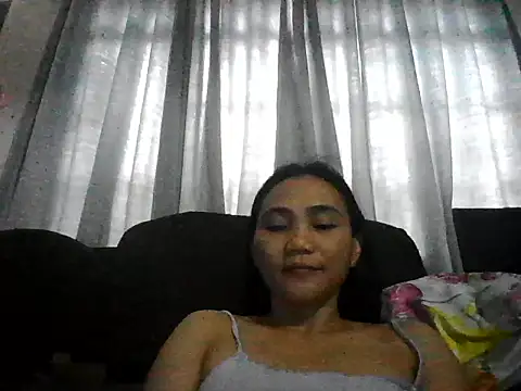 Snapshot of Sexytummy26 chatting on November 13, 3:27 am Sexytummy26 online show from November 13, 3:27 am