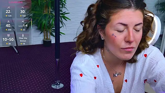 IvorySwan online show from November 23, 5:40 am