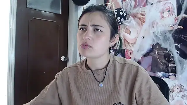 KittenMiss  online show from November 3, 8:32 pm