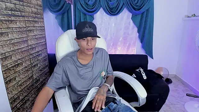 paul booy online show from November 22, 4:44 am