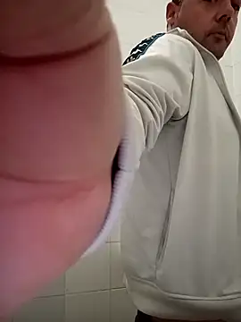 Snapshot of Romaeterna_ chatting on October 20, 4:51 pm Romaeterna online show from October 20, 4:51 pm