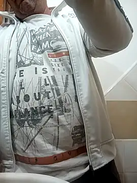 Snapshot of Romaeterna_ chatting on October 23, 11:46 pm Romaeterna online show from October 23, 11:46 pm