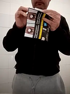 Snapshot of Romaeterna_ chatting on October 29, 8:32 pm Romaeterna online show from October 29, 8:32 pm