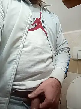 Snapshot of Romaeterna_ chatting on November 20, 11:26 pm Romaeterna online show from November 20, 11:26 pm