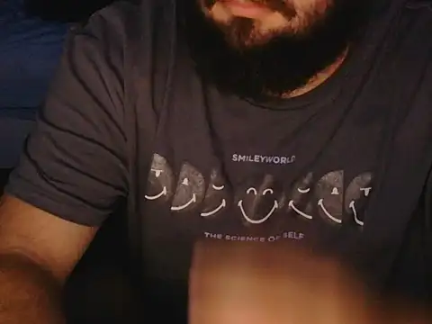 Snapshot of moneyman_11 chatting on October 26, 10:04 pm moneyman 11 online show from October 26, 10:04 pm