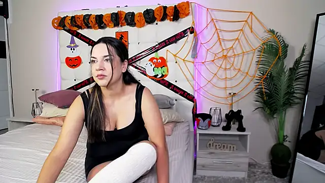 Snapshot of AlsouKass chatting on October 28, 7:23 am AlsouKass online show from October 28, 7:23 am