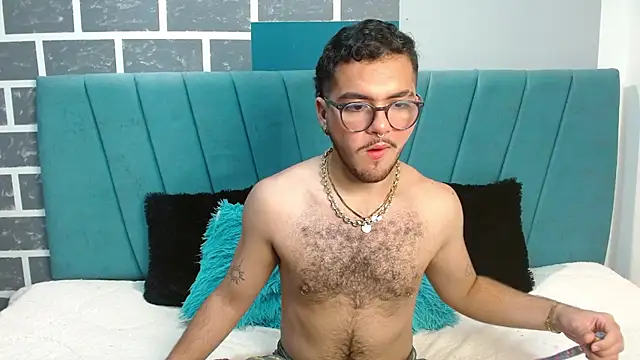 Zac Golden online show from December 2, 12:05 am