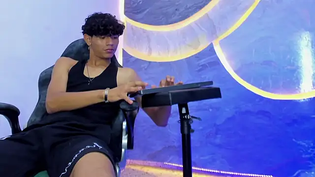 Sex Boy 33  online show from November 7, 3:50 am