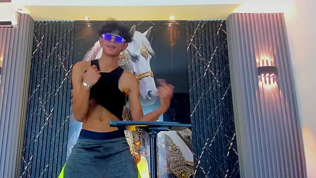 Sex Boy 33  online show from November 7, 7:25 pm