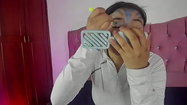 Sara Moon 18 online show from October 30, 8:09 pm