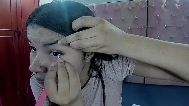 Sara Moon 18 online show from November 24, 10:09 pm