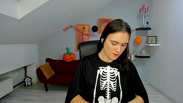 IzzyMonro online show from October 30, 8:53 pm