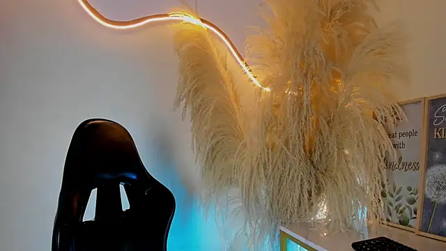 lunajoness  online show from November 27, 9:17 pm