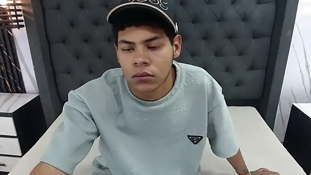 Snapshot of Yordi_Alpha chatting on November 3, 1:01 pm Yordi Alpha online show from November 3, 1:01 pm