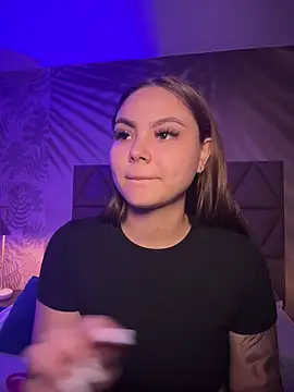 Snapshot of Beella1_ chatting on November 20, 11:32 am Beella1 online show from November 20, 11:32 am