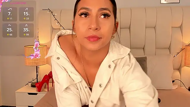 ameliebelle  online show from November 17, 2:01 pm