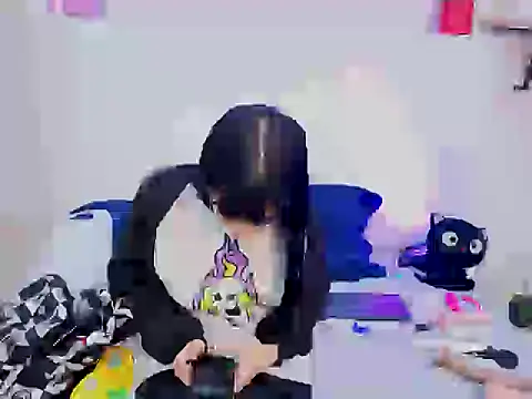 Snapshot of HaryBlair chatting on November 25, 2:33 am HaryBlair online show from November 25, 2:33 am