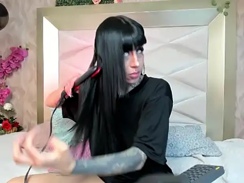 Snapshot of HaryBlair chatting on November 30, 5:44 am HaryBlair online show from November 30, 5:44 am