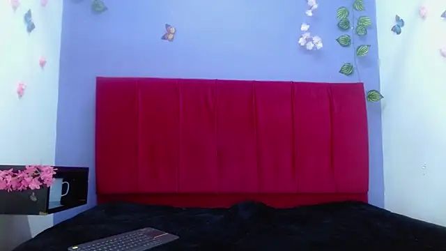 Snapshot of amelia_cutee chatting on October 31, 7:42 am amelia cutee online show from October 31, 7:42 am