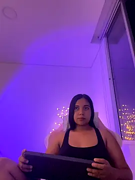 aly nicols online show from November 19, 5:51 am