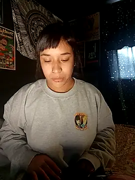 Snapshot of Isis_Bathory chatting on October 23, 12:15 pm Isis Bathory online show from October 23, 12:15 pm