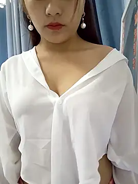 Snapshot of love-xx chatting on October 31, 2:12 am love-xx online show from October 31, 2:12 am