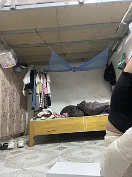 Snapshot of love-xx chatting on December 18, 11:49 am love-xx online show from December 18, 11:49 am