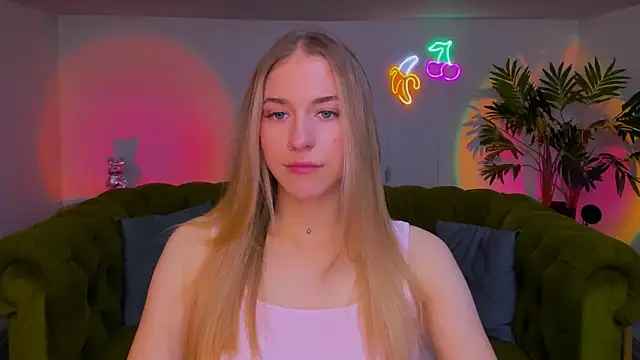 sassy cutie online show from November 13, 8:08 pm