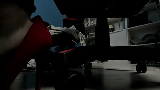 Snapshot of Holy_Mistress_S chatting on November 4, 9:30 am Holy Mistress S online show from November 4, 9:30 am