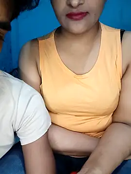 Snapshot of CoupleShow_432 chatting on November 18, 3:27 pm CoupleShow 432 online show from November 18, 3:27 pm