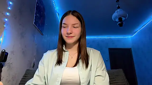 Snapshot of Beauty_miIa chatting on November 13, 5:45 pm Beauty miIa online show from November 13, 5:45 pm