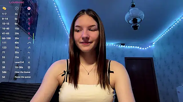 Snapshot of Beauty_miIa chatting on December 16, 3:39 pm Beauty miIa online show from December 16, 3:39 pm