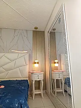 lizzietracy online show from November 14, 7:34 pm