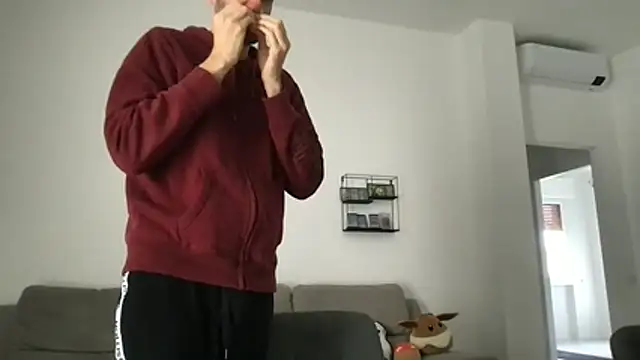 LukaShyGuy online show from November 19, 8:14 am