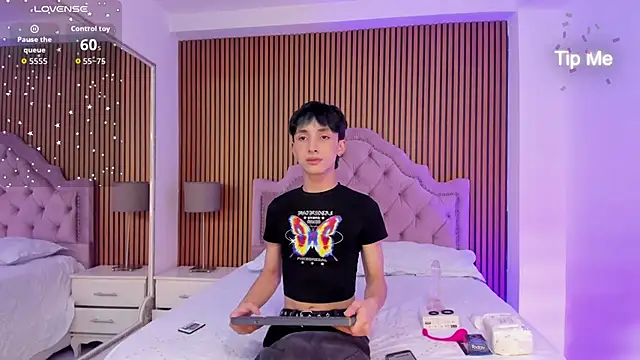 LiamPage  online show from November 23, 10:20 pm