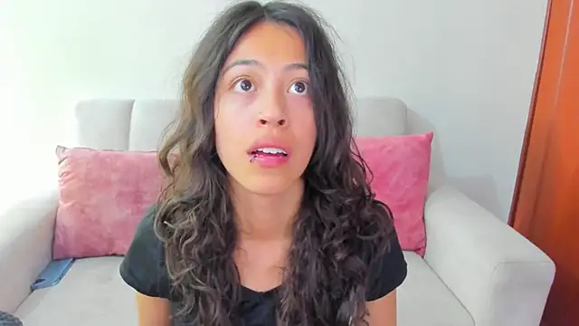 emily jonessxx online show from November 10, 7:57 pm