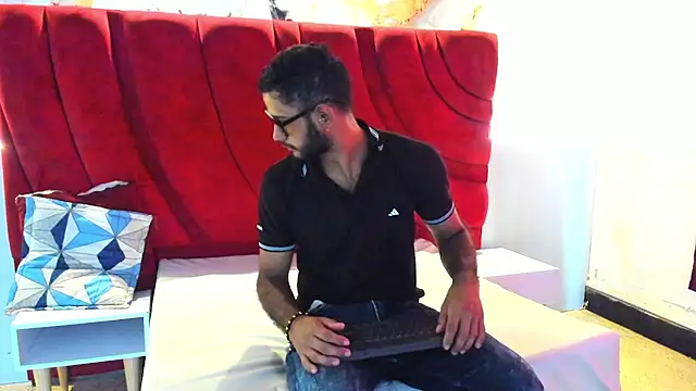 YEFERSON SCOTT online show from November 8, 7:34 pm