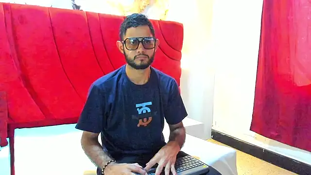 YEFERSON SCOTT online show from November 12, 7:24 pm