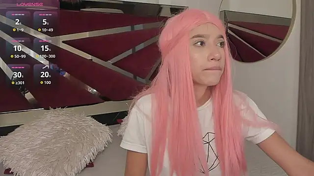 EmmaCarther online show from October 31, 3:57 pm