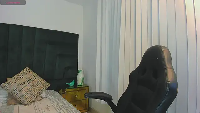 EmmaCarther online show from November 11, 6:19 pm