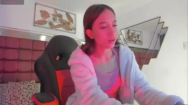 EmmaCarther online show from November 23, 5:57 pm