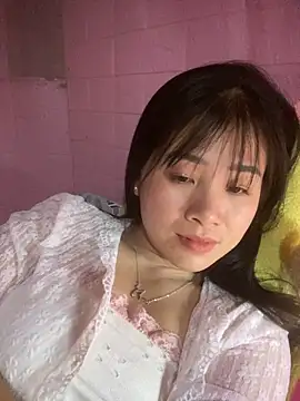 Snapshot of o-one-o chatting on December 16, 2:33 pm o-one-o online show from December 16, 2:33 pm