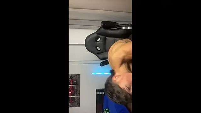 Snapshot of JUSTIN_JHONS chatting on November 21, 3:38 am JUSTIN JHONS online show from November 21, 3:38 am