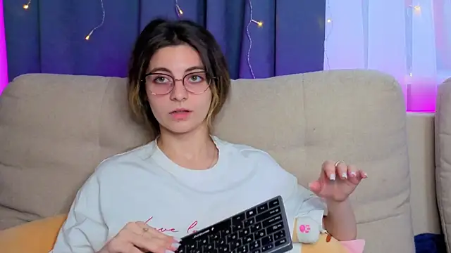 CasandraMickell online show from November 12, 7:31 am