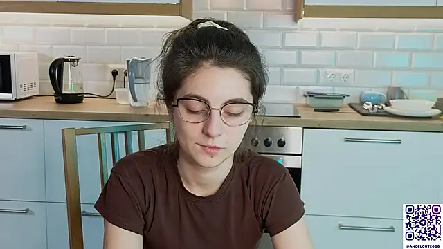 CasandraMickell online show from November 28, 10:01 pm