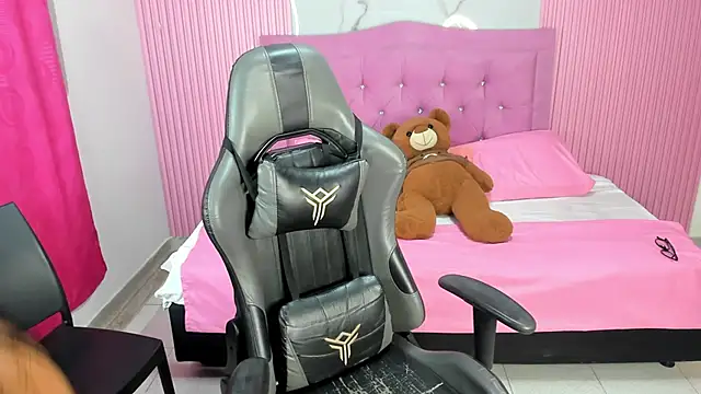 Milu 17 online show from October 29, 10:50 am