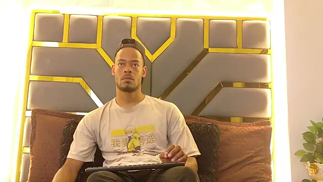 Neytanmalcon online show from November 5, 8:20 pm