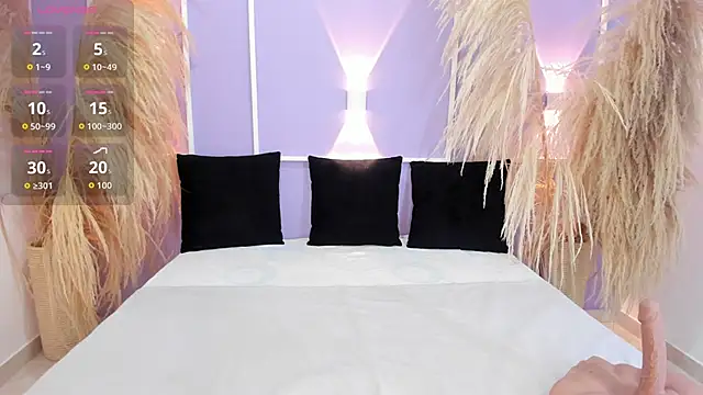 Snapshot of MiaTease_ chatting on November 14, 12:15 pm MiaTease online show from November 14, 12:15 pm